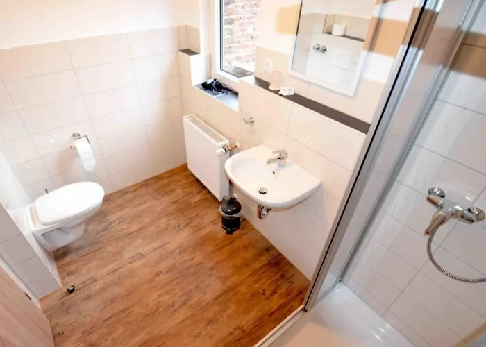 Zum Schloss Gæstehus 3*